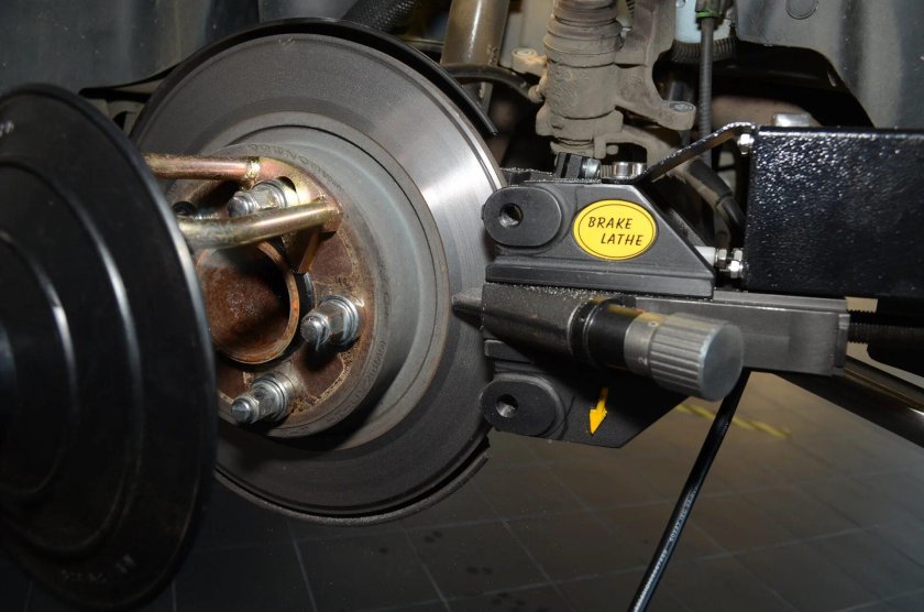 Проточить тормозные диски без снятия