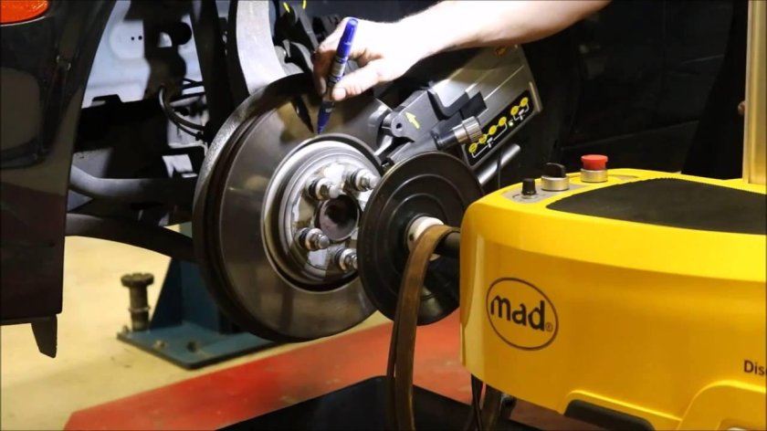 Станок Mad da-8700 (для проточки тормозных дисков)