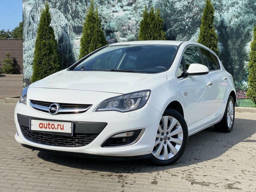 Opel Astra j 2012