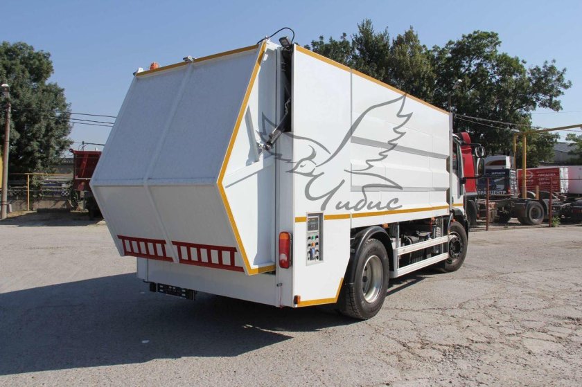 Машина для мойки мусорных контейнеров