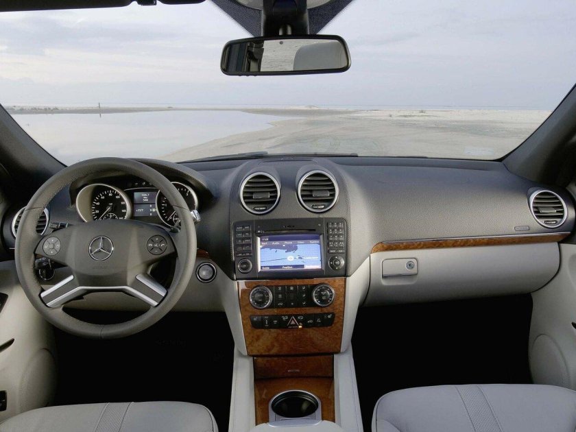 Mercedes Benz ml 320 салон
