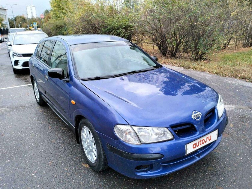 Nissan Almera 2001
