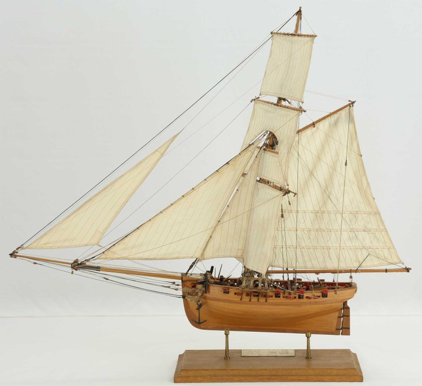 Парусный куттер Fly