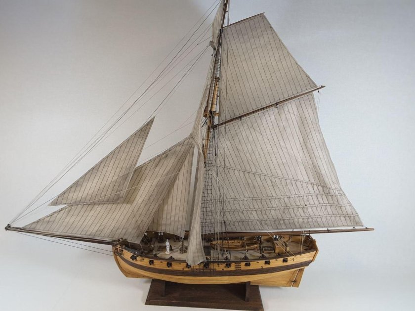 Парусный куттер Fly