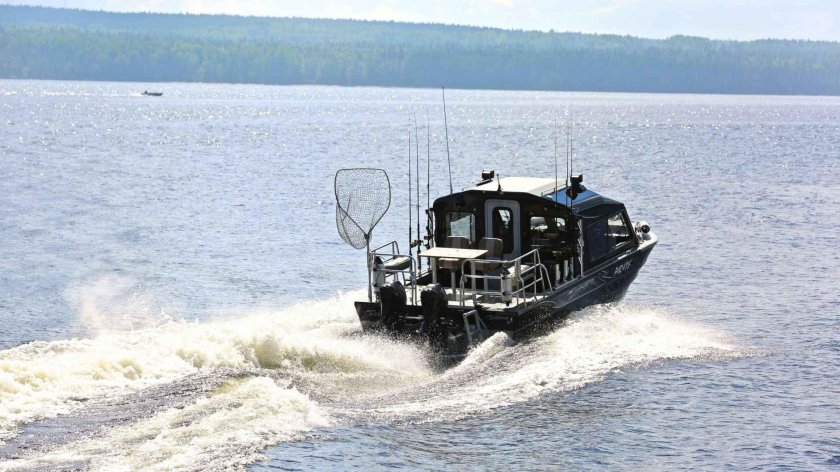 Катер Ирбис водомет