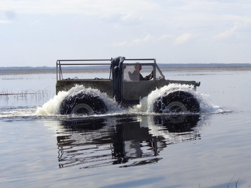 Вездеход-амфибия «Трэкол»