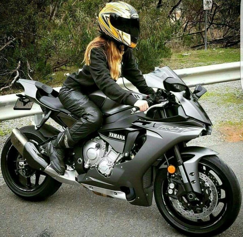 Yamaha r1 Biker