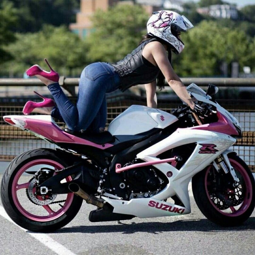 Спортивный мотоцикл