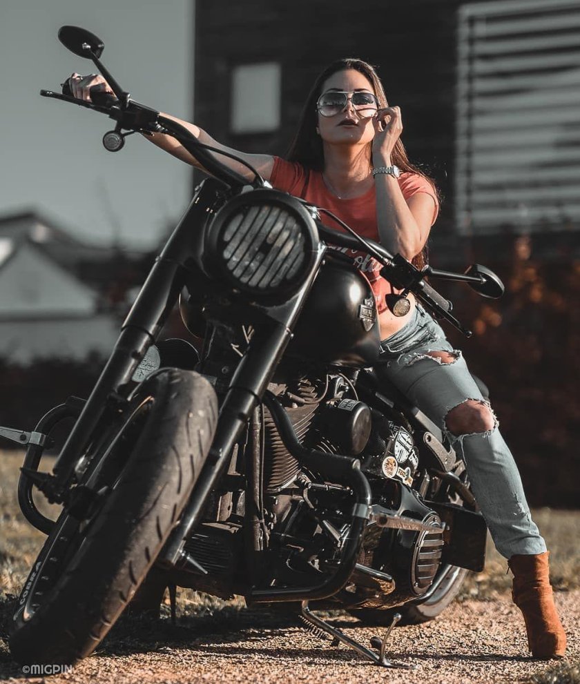Женский Харлей Дэвидсон мотоцикл