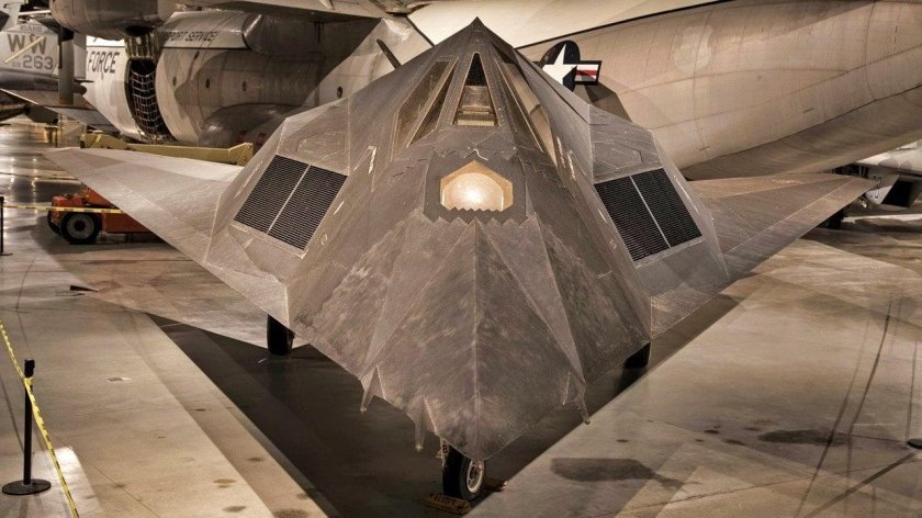 Самолет стелс f-117 кабина