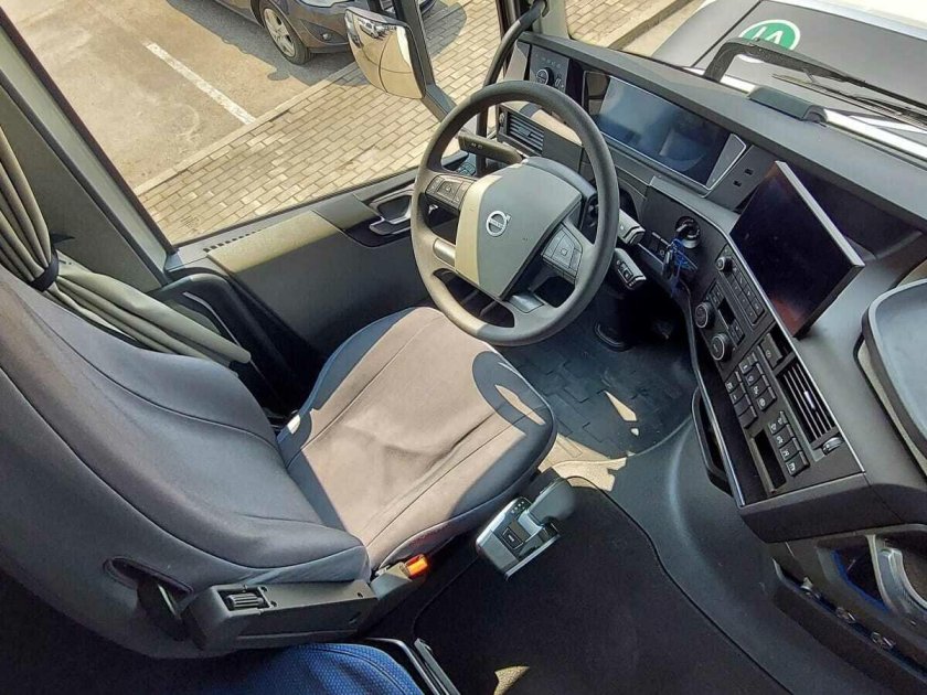 Вольво тягач 2022