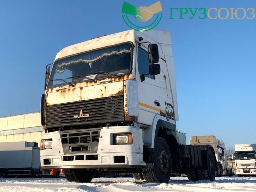 МАЗ седельный тягач