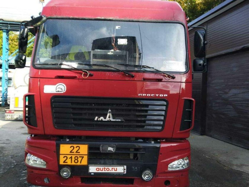 МАЗ 5440 красный