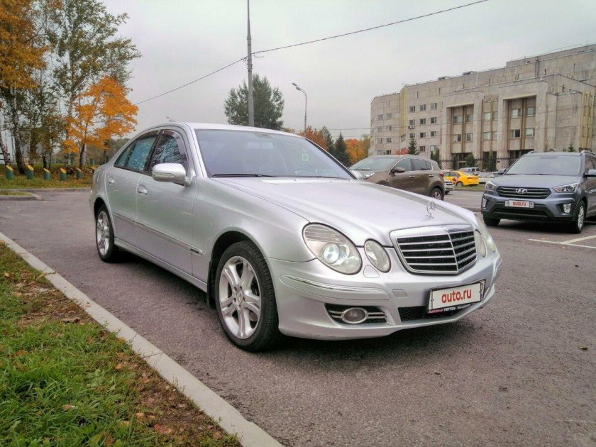 Мерседес е 320 2012