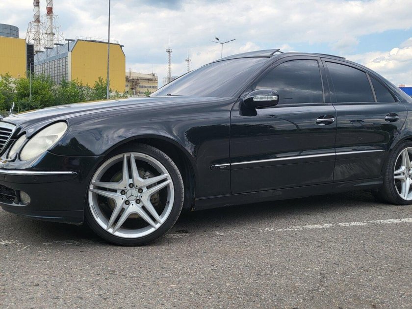 Мерседес е 320 2012
