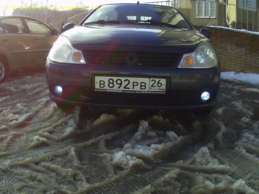 Дневные ходовые огни в Рено Симбол