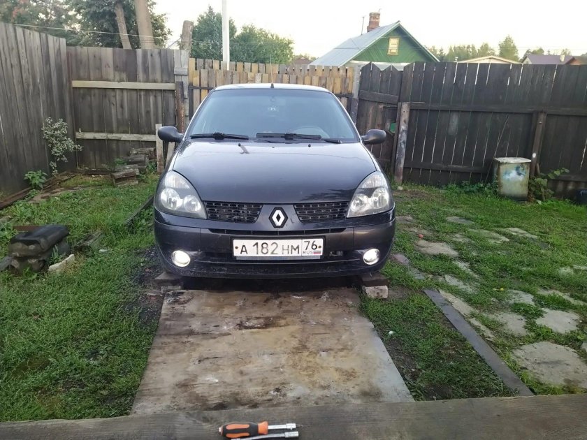 Рено Симбол Рено Логан