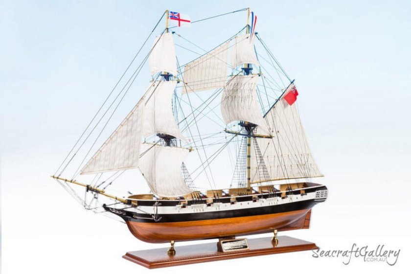 Железный корабль маленький