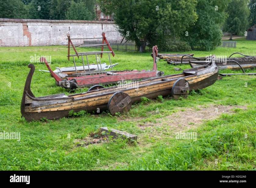 Кирилло-Белозерский монастырь лодка