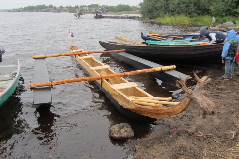 Лодка долблёнка Архангельская