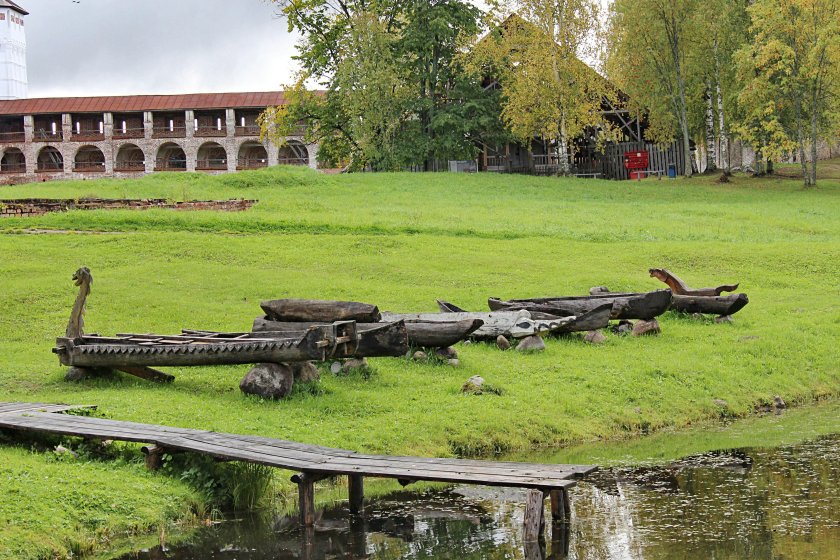 Кирилло-Белозерский монастырь лодка