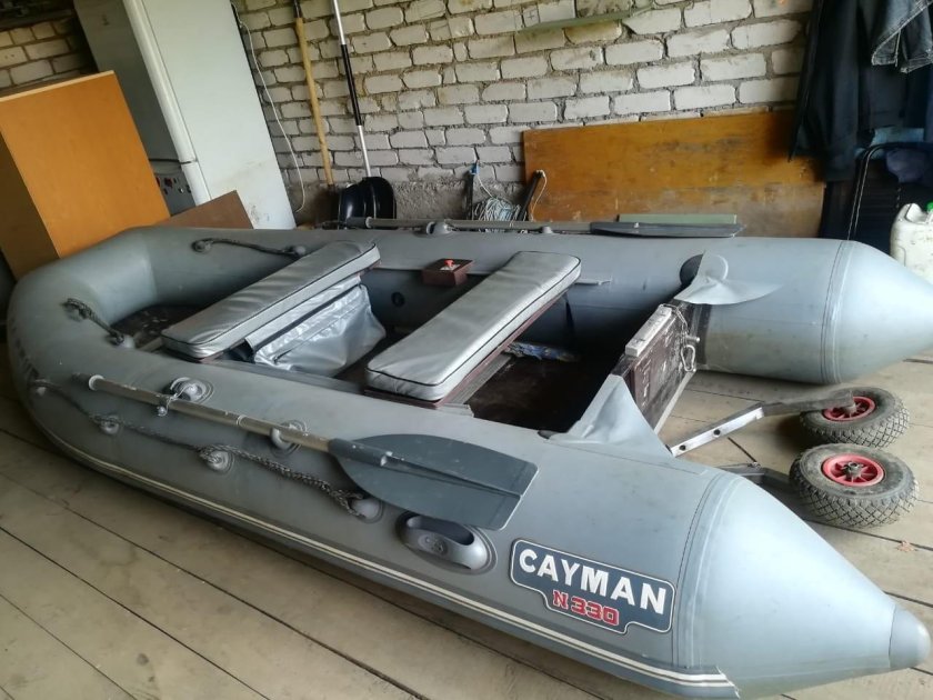 Лодка Кайман 420
