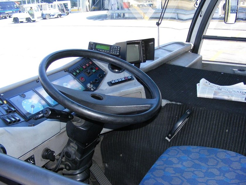 Кобус 3000 кабина