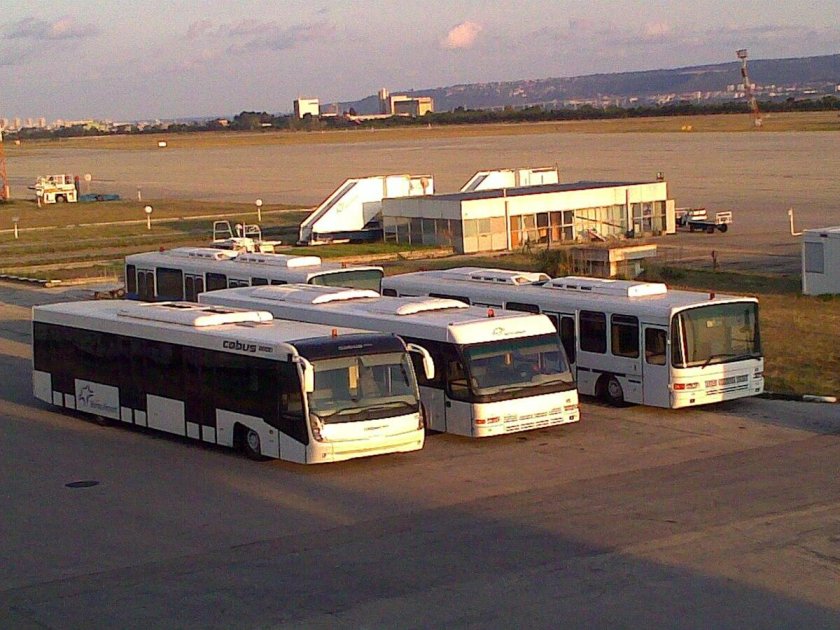 Автобус перронный "Cobus 2700s"