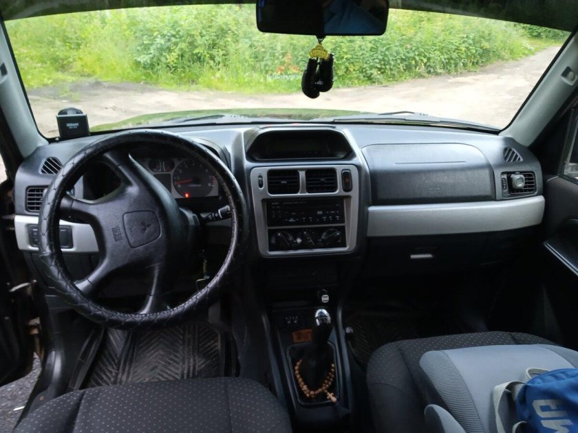 Mitsubishi Pajero Pinin 2004 салон