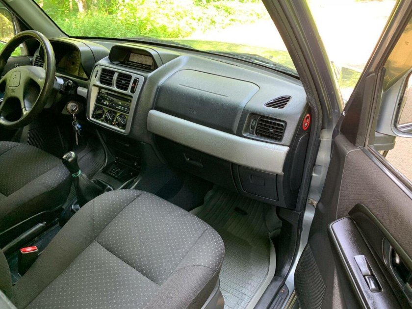 Mitsubishi Pajero Pinin 2004 салон