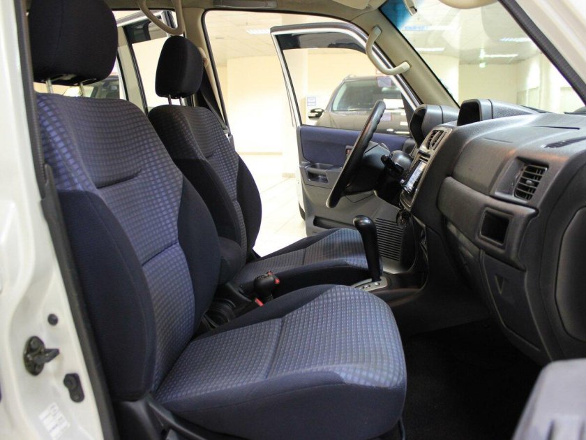 Mitsubishi Pajero Pinin салон