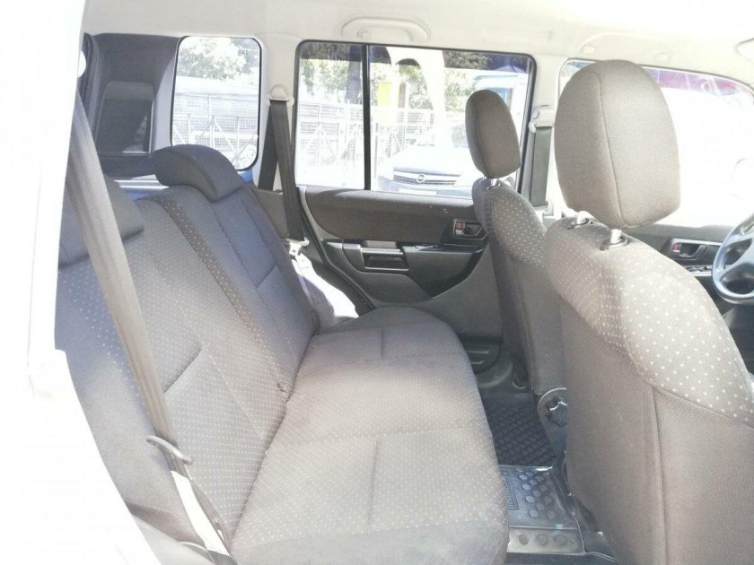 Pajero Pinin салон