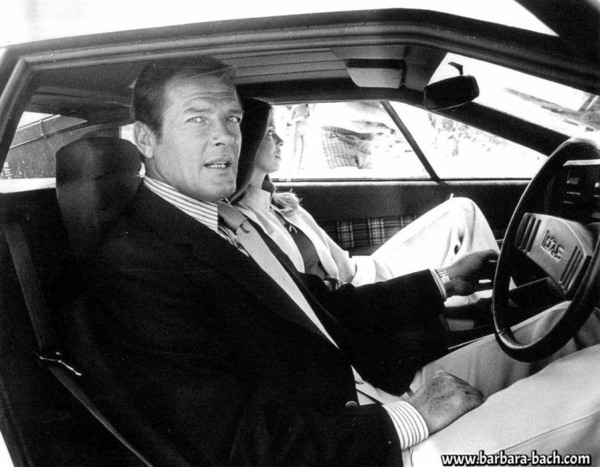 Роджер Мур Джеймс Бонд Лотус