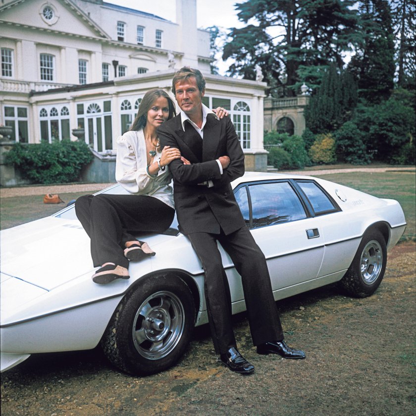 Роджер Мур Джеймс Бонд Лотус