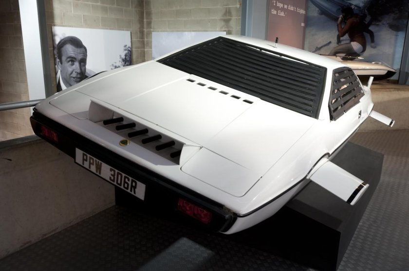 Lotus Esprit 1976 Джеймса Бонда амфибия