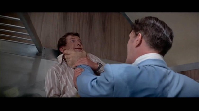 Шпион, который любит меня