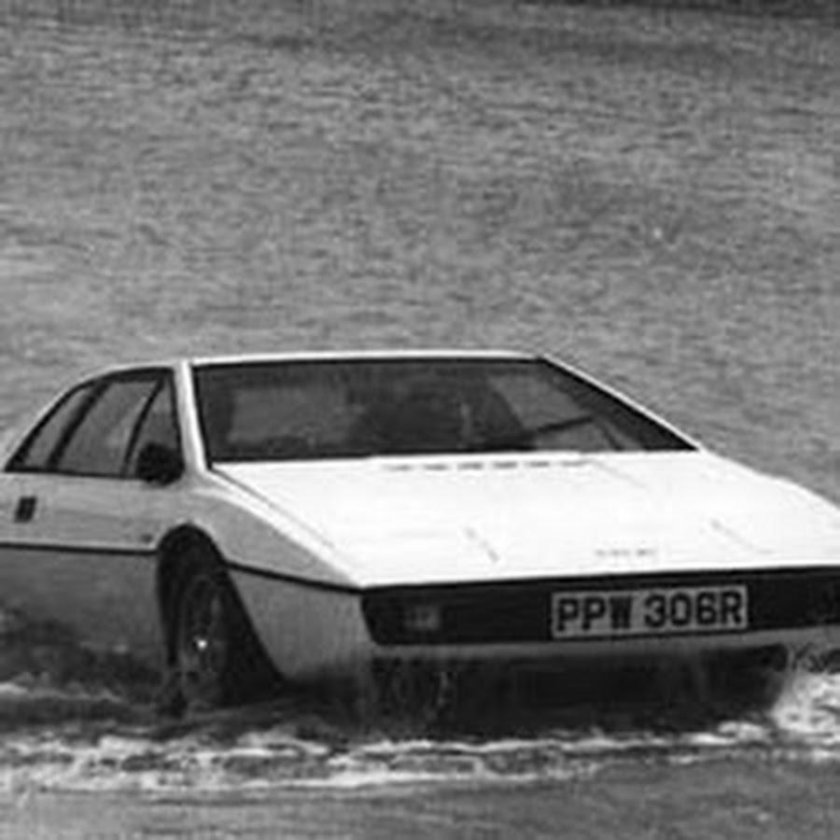 Лотус Джеймса Бонда