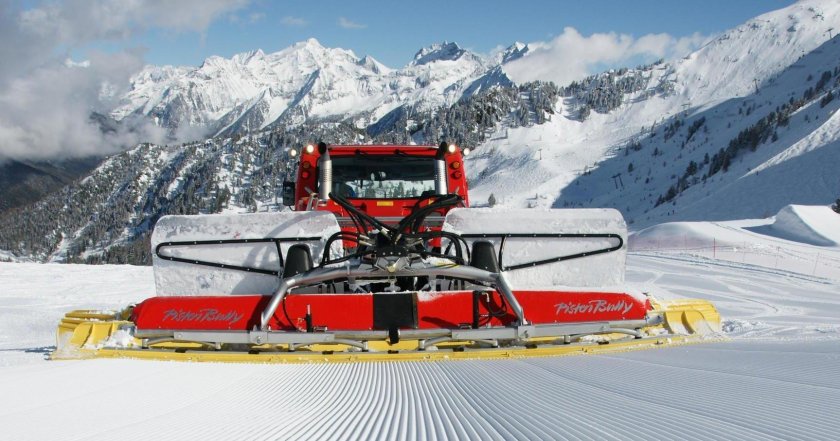 Снегоуплотнительная машина ратрак