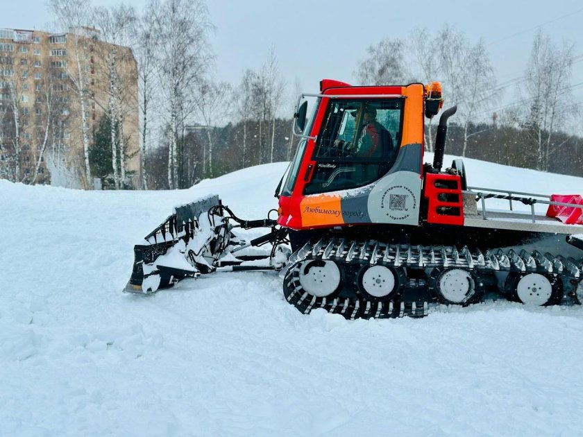 Снегоуплотнительная машина