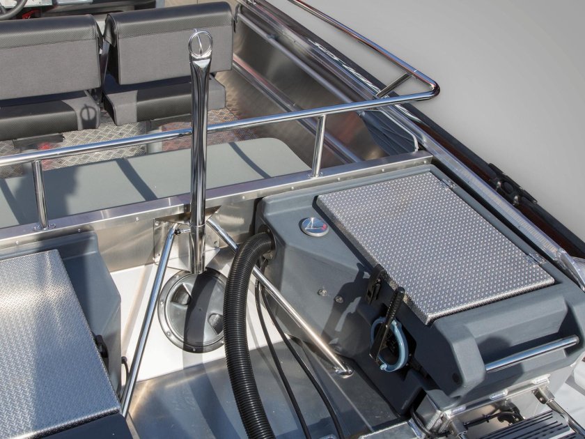 Катер Buster Phantom