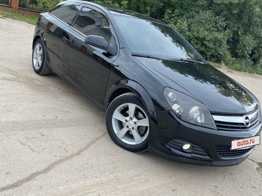 Опель Астра 2010 черный