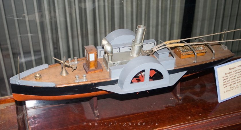 Плавучая батарея в Севастополе