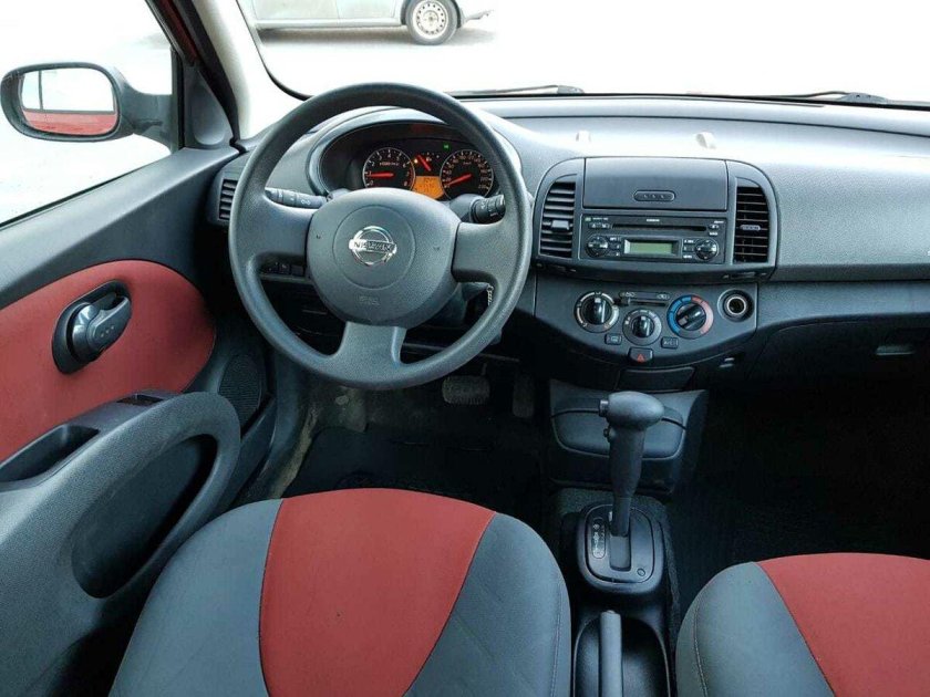 Nissan Micra 2008 салон