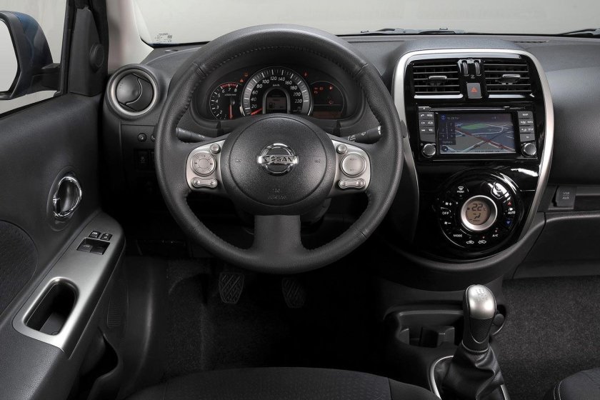 Nissan Micra 2014 салон