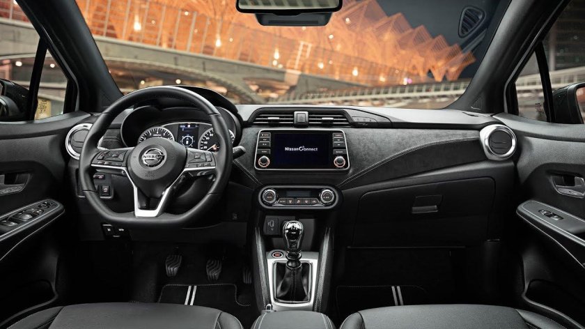 Nissan Micra 2018 салон