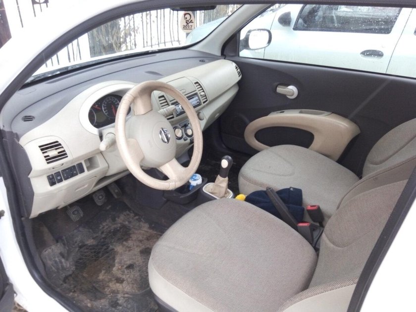 Nissan Micra 1998 салон