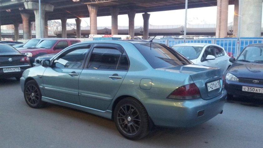 Лансер 9 серо зеленый