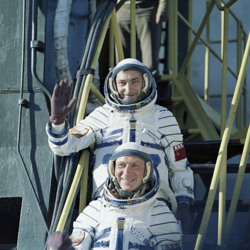 Быко́вский Валерий Фёдорович