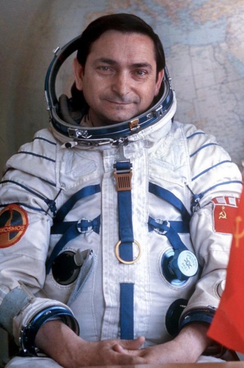 Валерий Быковский