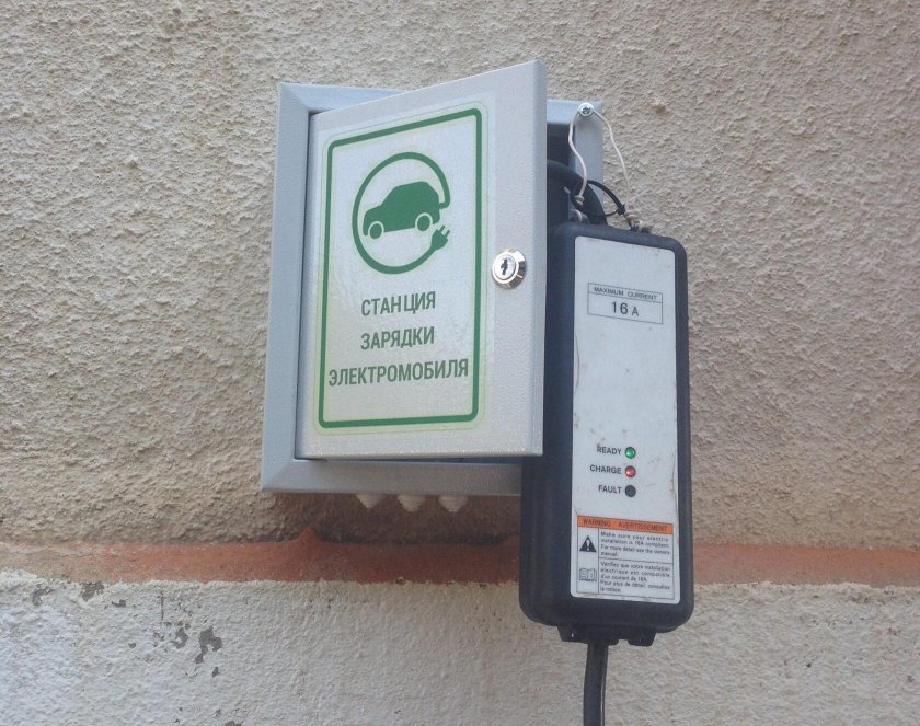 Зарядка электромобиля от розетки 220 в